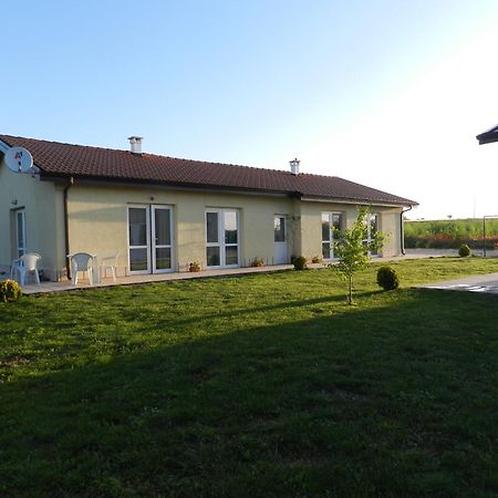 Villa Campo Ezerets Exterior foto